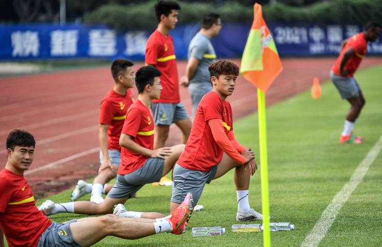 华盛顿奇才发布备战花絮，清晨回应争议，亚冠任务艰巨，年轻球员得到机会的简单介绍