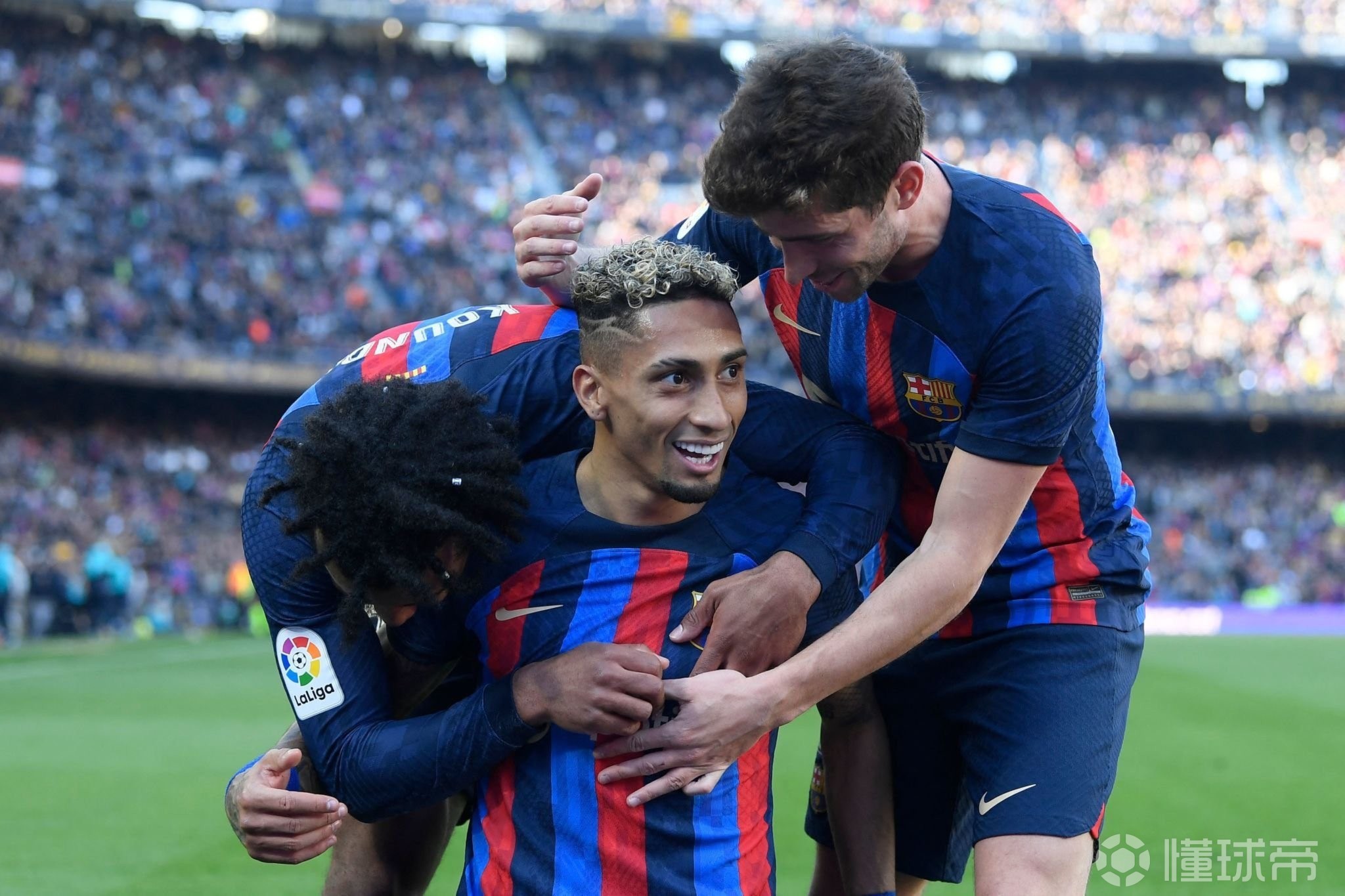 壹号娱乐关于巴黎圣日耳曼内部会议纪要流出：冲刺阶段迎来里程碑，西甲使命明确，更衣室氛围转暖的信息